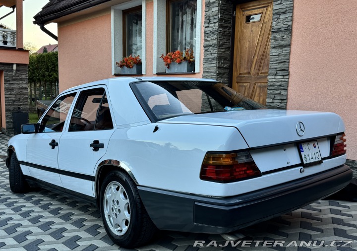 Mercedes-Benz E W124 1987