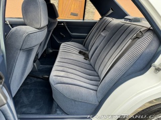 Mercedes-Benz E W124 1987