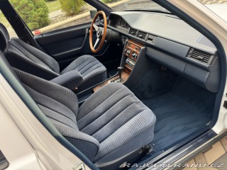 Mercedes-Benz E W124 1987