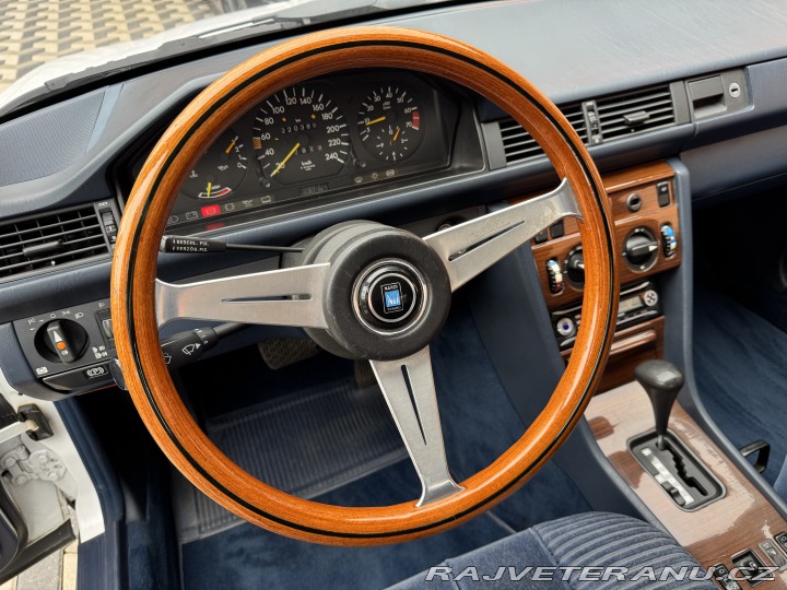 Mercedes-Benz 300 W124 132KW Automat 1987