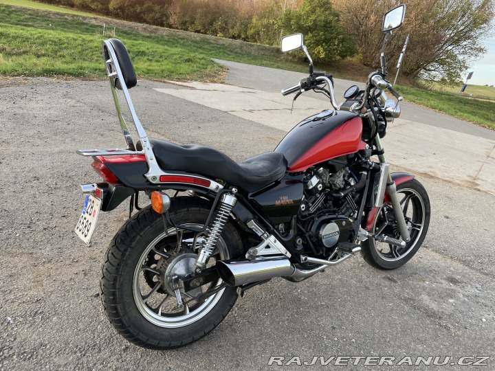 Honda VF 500C Magna 1985