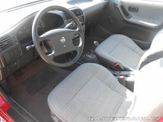 Nissan Sunny  1992