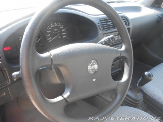 Nissan Sunny  1992