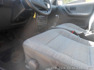 Nissan Sunny  1992