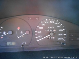 Nissan Sunny  1992