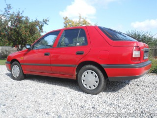 Nissan Sunny  1992