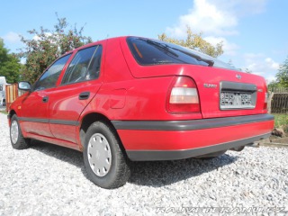 Nissan Sunny  1992