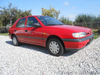 Nissan Sunny  1992