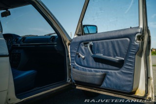 Mercedes-Benz 230 e , automat,2.majite!! 1982