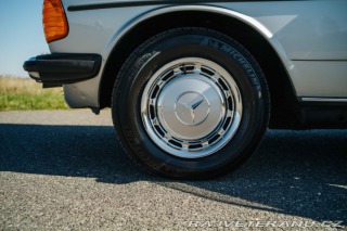 Mercedes-Benz 230 e , automat,2.majite!! 1982