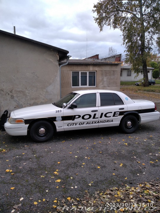 Ford Crown Victoria P71 police interceptor 2002