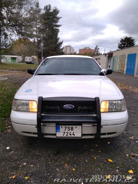 Ford Crown Victoria P71 police interceptor 2002