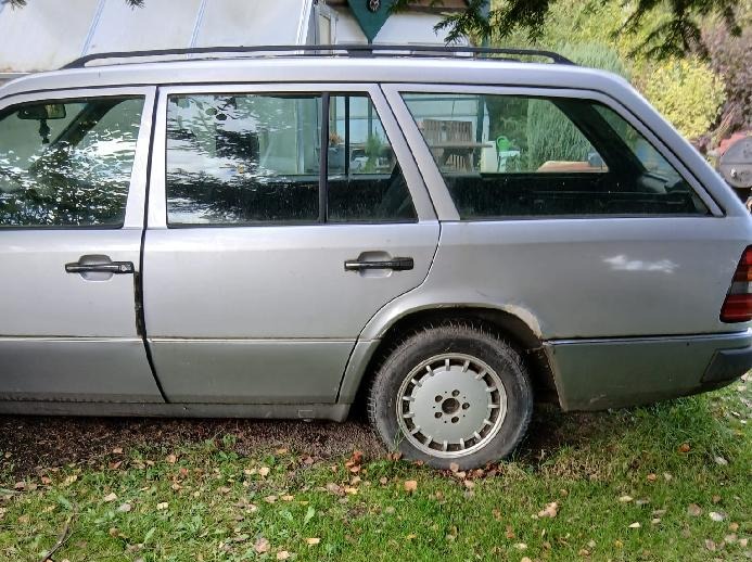 Mercedes-Benz E 124