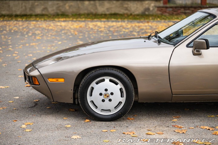 Porsche 928 S 1983