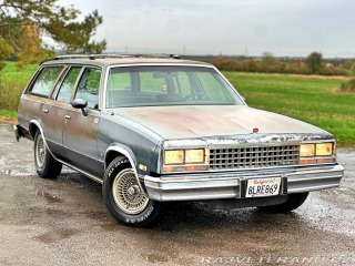 Chevrolet Malibu Classic Wagon 5.0L V8
