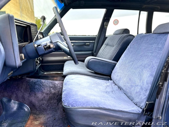 Chevrolet Malibu Classic Wagon 5.0L V8 1983