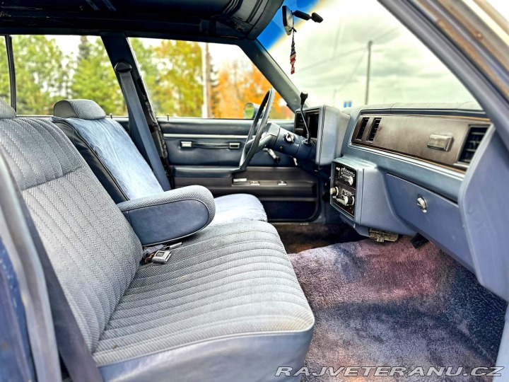 Chevrolet Malibu Classic Wagon 5.0L V8 1983