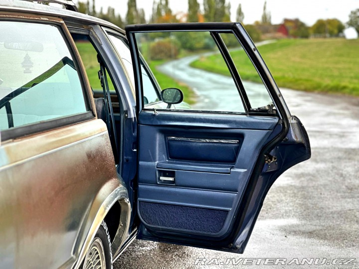 Chevrolet Malibu Classic Wagon 5.0L V8 1983