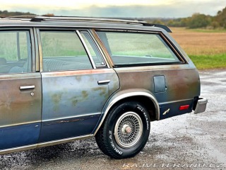 Chevrolet Malibu Classic Wagon 5.0L V8 1983