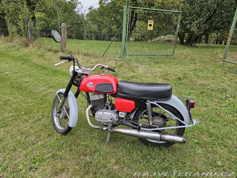 ČZ 125 125
