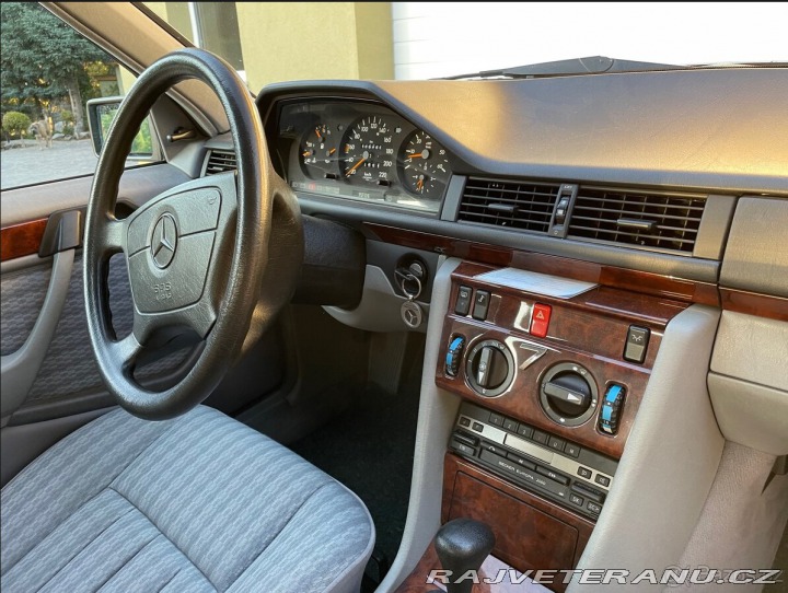 Mercedes-Benz E E 300 1993