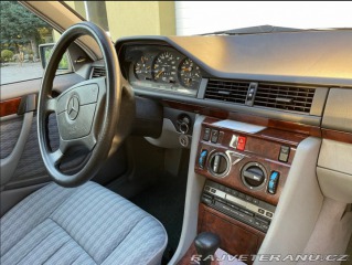 Mercedes-Benz E E 300 1993