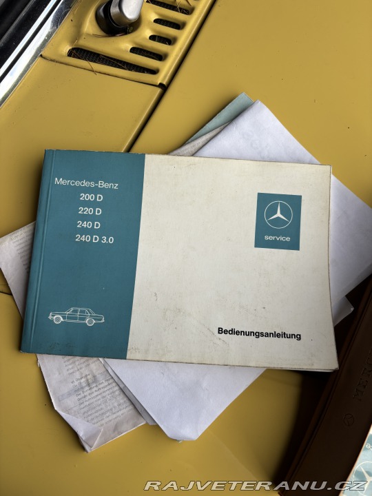 Mercedes-Benz 240 W114/ 115 1975