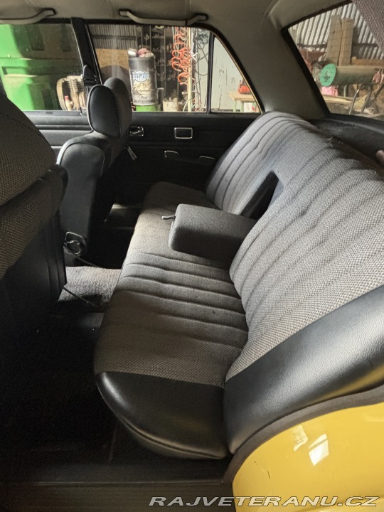 Mercedes-Benz 240 W114/ 115 1975