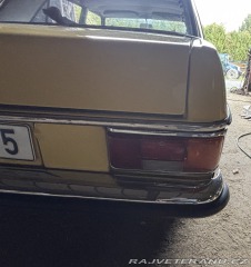 Mercedes-Benz 240 W114 1975