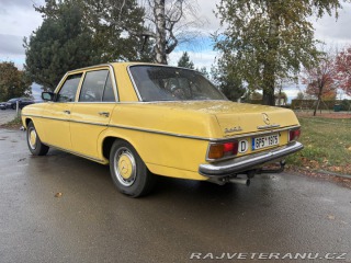 Mercedes-Benz 240 W114 1975