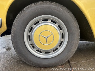Mercedes-Benz 240 W114 1975