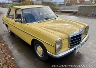 Mercedes-Benz 240 W114 1975