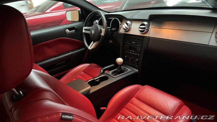 Ford Mustang GT 2005