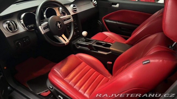 Ford Mustang GT 2005