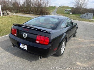 Ford Mustang GT 2005