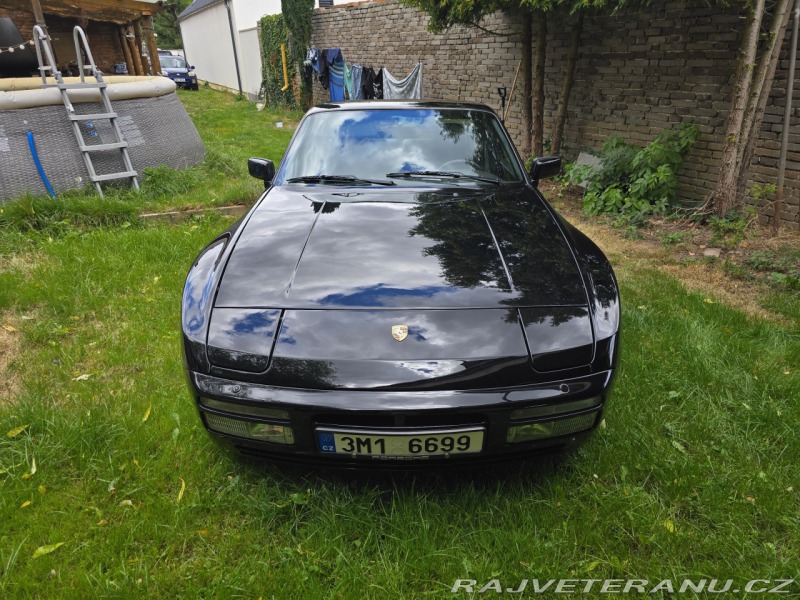 Porsche 944 S2