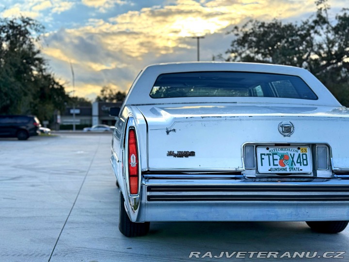 Cadillac Fleetwood 7.0 V8 | 1.majitel 1979