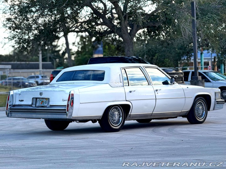 Cadillac Fleetwood 7.0 V8 | 1.majitel 1979