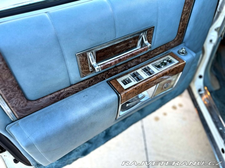 Cadillac Fleetwood 7.0 V8 | 1.majitel 1979