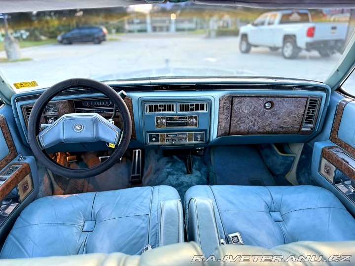 Cadillac Fleetwood 7.0 V8 | 1.majitel 1979