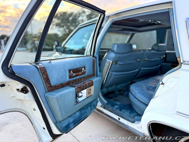 Cadillac Fleetwood 7.0 V8 | 1.majitel 1979