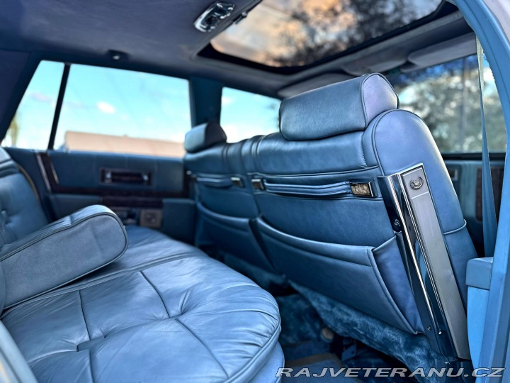 Cadillac Fleetwood 7.0 V8 | 1.majitel 1979