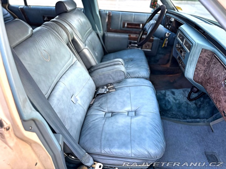 Cadillac Fleetwood 7.0 V8 | 1.majitel 1979