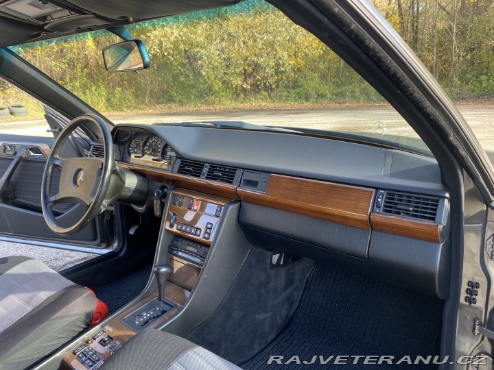 Mercedes-Benz 300 Ce 1988