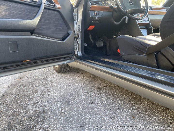 Mercedes-Benz 300 Ce 1988