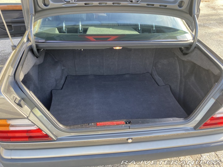 Mercedes-Benz 300 Ce 1988