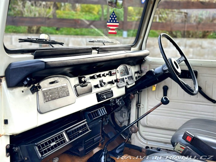 Toyota Land Cruiser K-BJ41V | 3.2D | 24250mil 1980