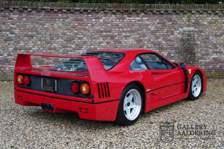 Ferrari F40 1992