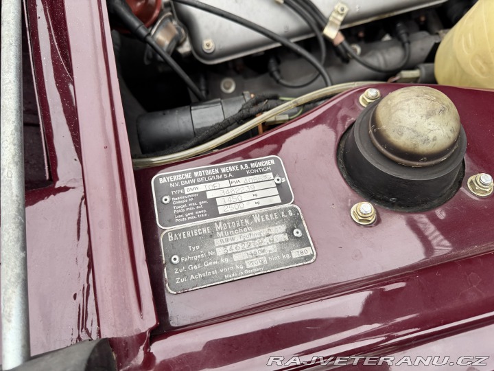 BMW 2002 Touring Malaga Rot 1974