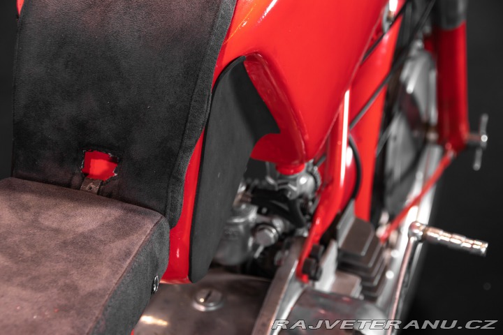 Ostatní značky Ostatní modely Rumi Gentleman 1959